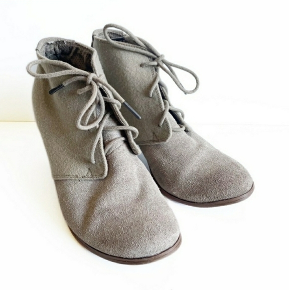 TOMS LUNATA SUEDE LACE UP BOOTIES - Picture 4 of 9